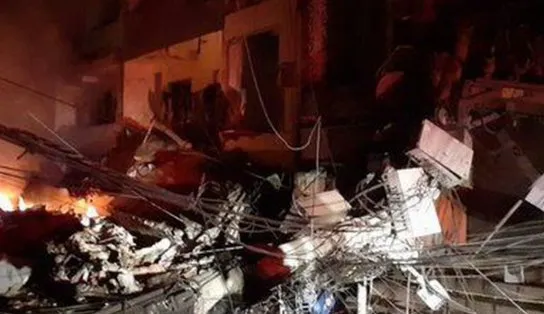 Prédio desaba no Rio de Janeiro e deixa feridos; Bombeiros tentam resgatar, pelo menos, três pessoas sob escombros