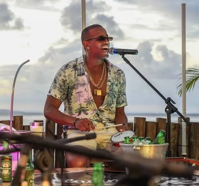 Projeto "Flavinho e a Casamba" se apresenta no Mahi Mahi em junho