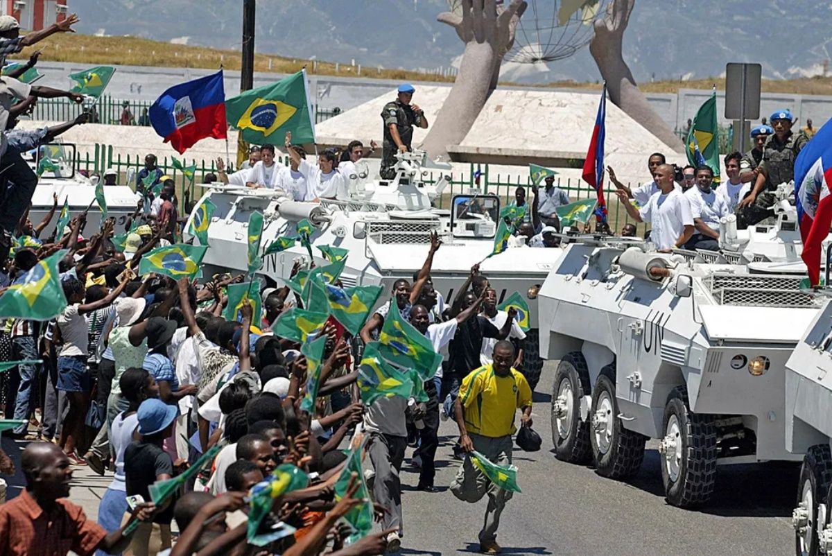 Brasil x Haiti, pr&oacute;ximo compromisso da Sele&ccedil;&atilde;o Brasileira, j&aacute; se enfrentaram tr&ecirc;s vezes; relembre os &uacute;ltimos confrontos entre as equipes. Foto: Reprodu&ccedil;&atilde;o/CBF