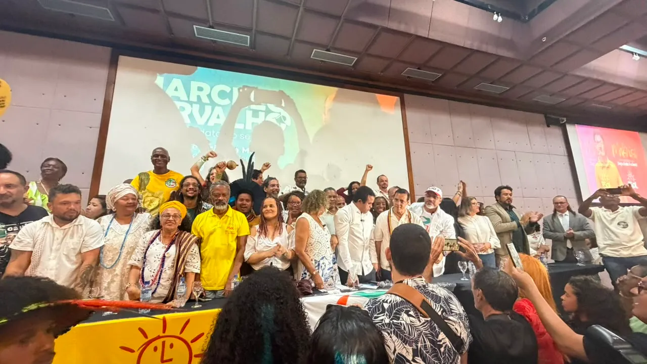 Ronaldo Mansur discursa durante convenção que oficializou sua candidatura ao Governo da Bahia nas eleições de 2026 
