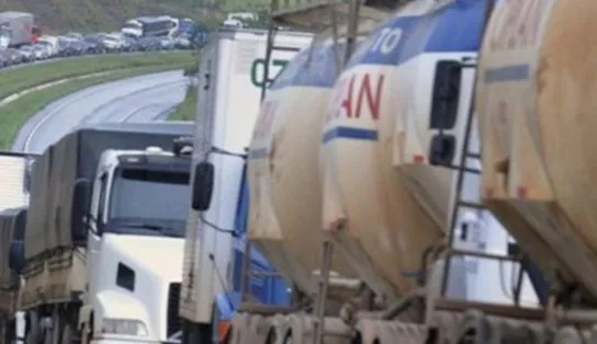 Anote aí! Cadastramento para auxílio caminhoneiro vai até esta segunda-feira