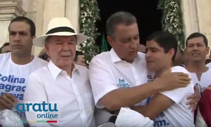 ‘Trégua’: Rui Costa e ACM Neto se abraçam na Lavagem do Bonfim; assista