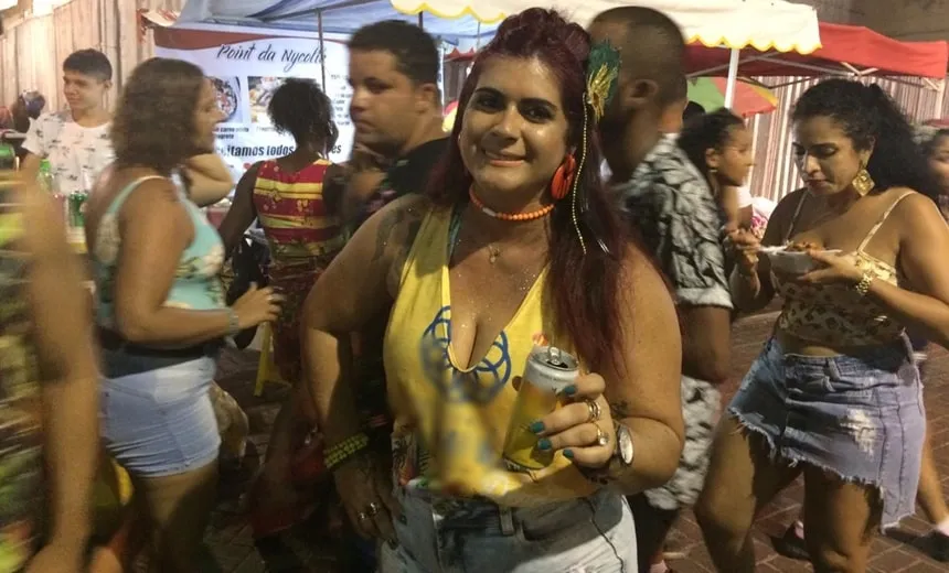 De noiva em fuga à escalada, foliões contam suas ‘loucuras’ de Carnaval; veja vídeo