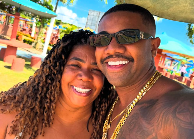 Após dizer que não sabia da gravidez, mãe de Davi Brito publica nota celebrando chegada do neto.   /   Foto: Rede Social Davi Brito