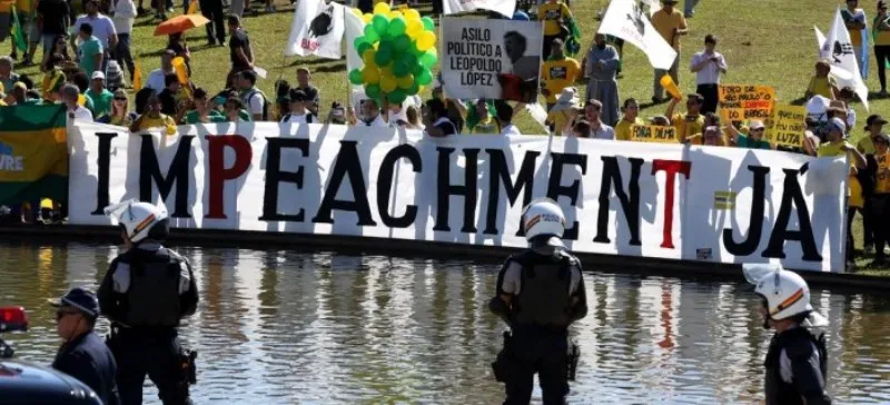&#8220;TEM QUE MANTER ISSO, VIU?&#8221;: Grupos anti-Dilma recuam de protestos contra Temer