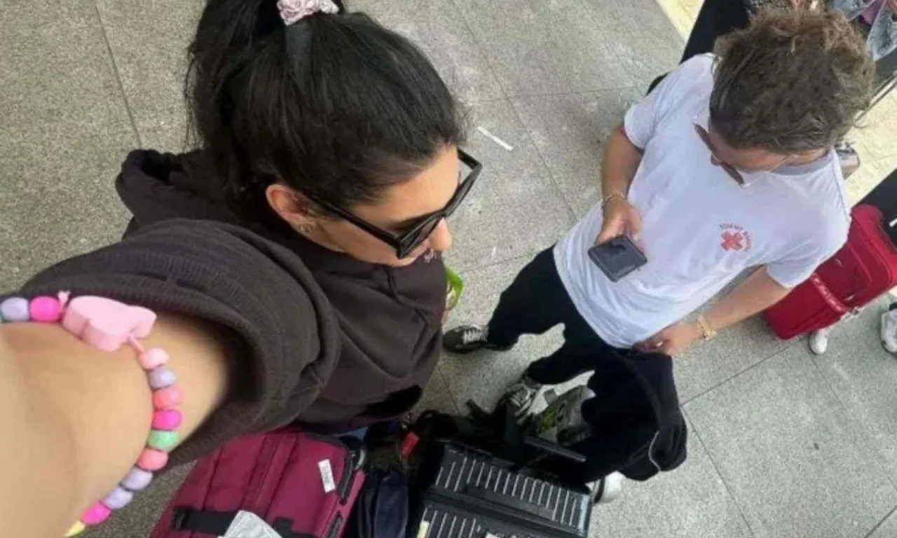 Casal viaja para casamento em outro país e descobre que não foi convidado