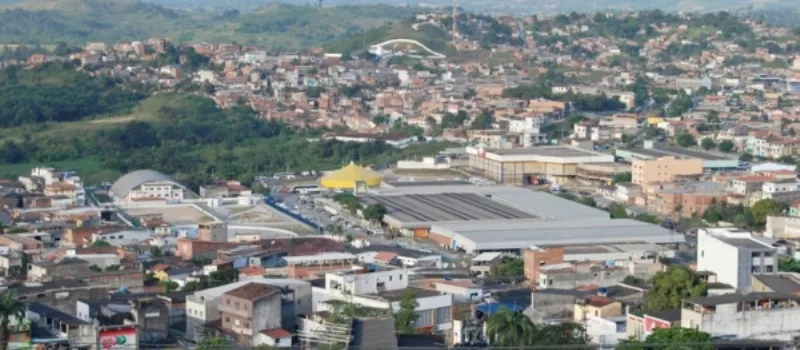 INFÂNCIA CEIFADA: Adolescente de 13 anos morre e homem é baleado em Candeias
