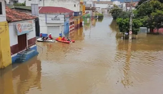 Após enchentes, Jequié está em alerta para risco de contaminação por leptospirose