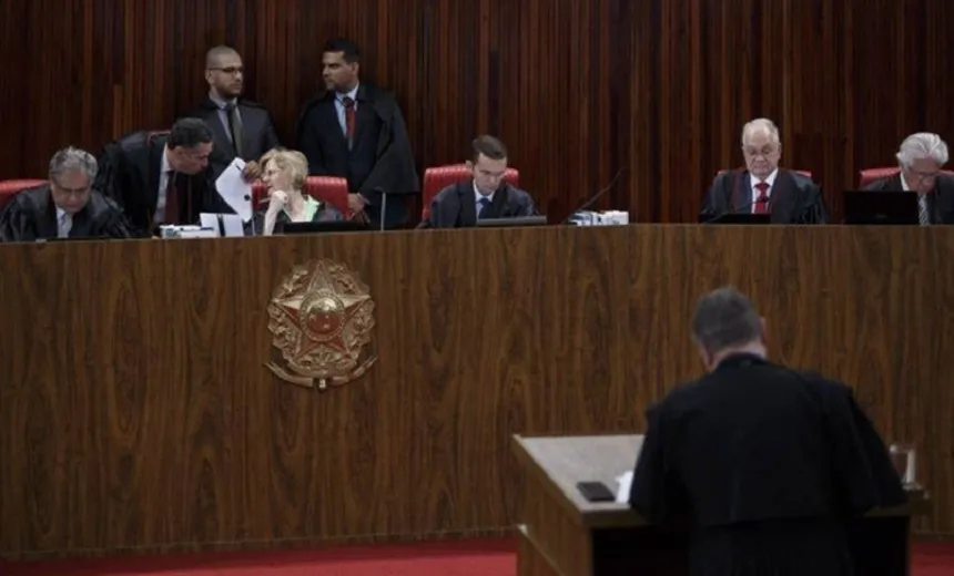 Por 6 votos a 1, TSE rejeita candidatura de Lula nas eleições; Fachin foi contra decisão