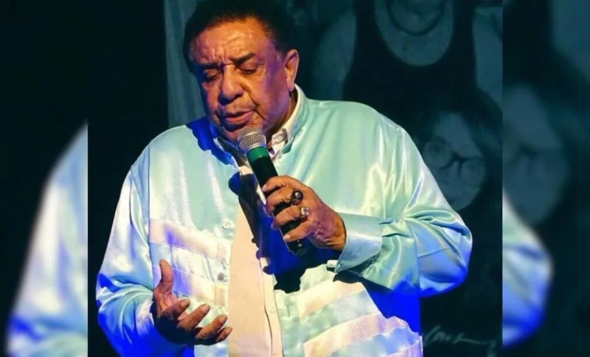 Agnaldo Timóteo tem melhora e pode voltar a respirar sem ajuda de aparelhos nesta sexta