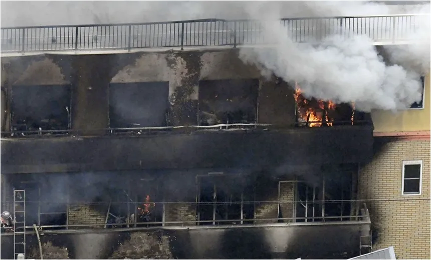 Incêndio criminoso deixa pelo menos 16 mortos no Japão