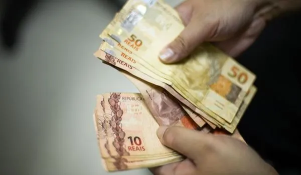 Auxílio emergencial para nascidos em julho e agosto fica disponível neste domingo; veja calendário