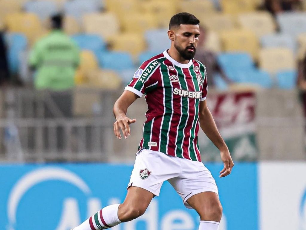 O jogador do Fluminense, Ignácio, foi surpreendido por um morador de rua dormindo em seu quarto de hotel.Foto: Instagram/ignacii0_96