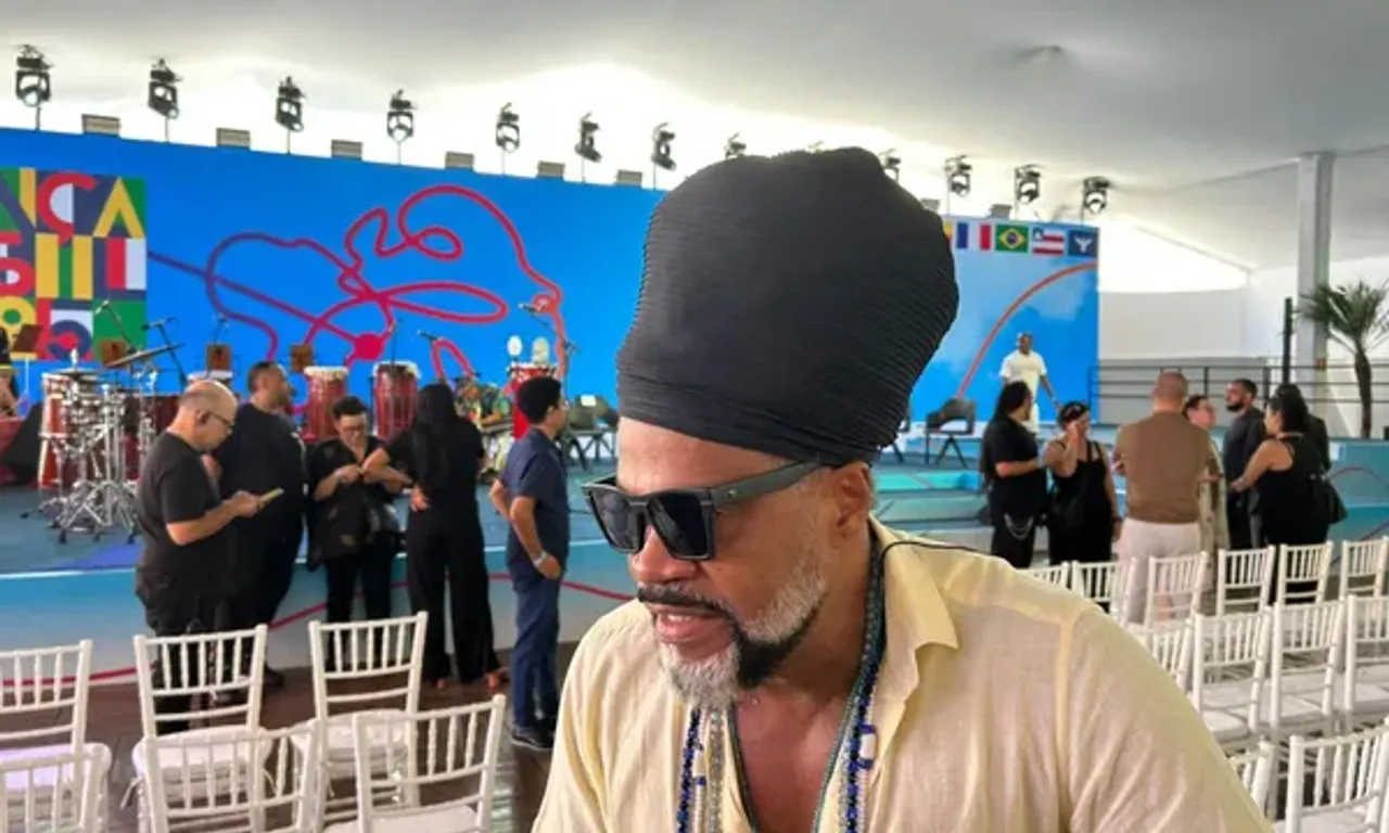 Carlinhos Brown vai a apresentação no Festival Nosso Futuro Brasil–França, em Salvador, o evento marca a retomada da Temporada França–Brasil após 15 anos/Foto: Juana Castro