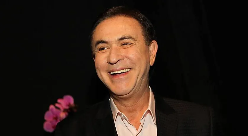 Ratinho recebe Amaury Jr. no quadro “Dois Dedos de Prosa” nesta quarta-feira