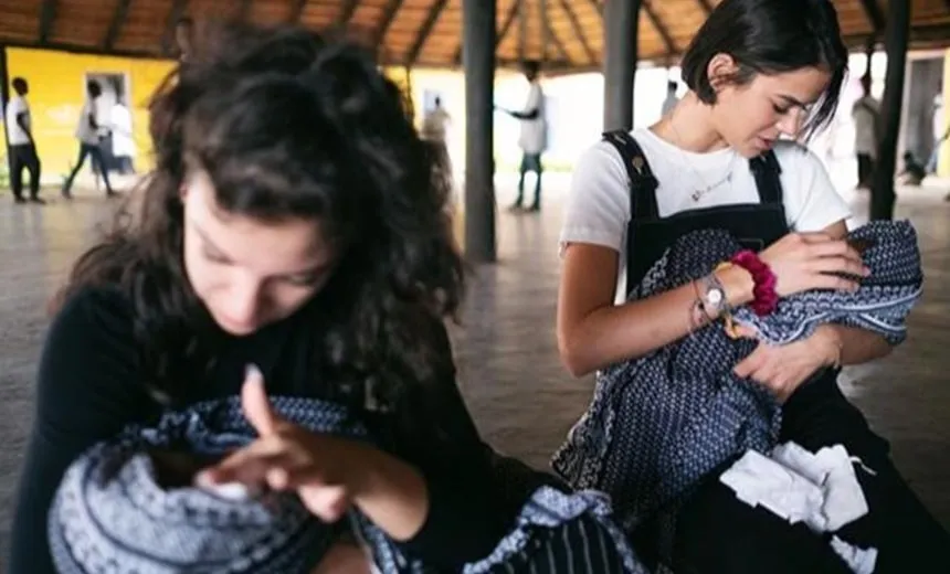 “Seremos mães”, diz Bruna Marquezine ao postar foto com Priscila Alcântara e bebês