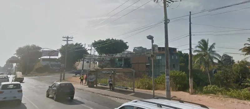 MENOS UM: Ponto de ônibus na Avenida Paralela será desativado definitivamente