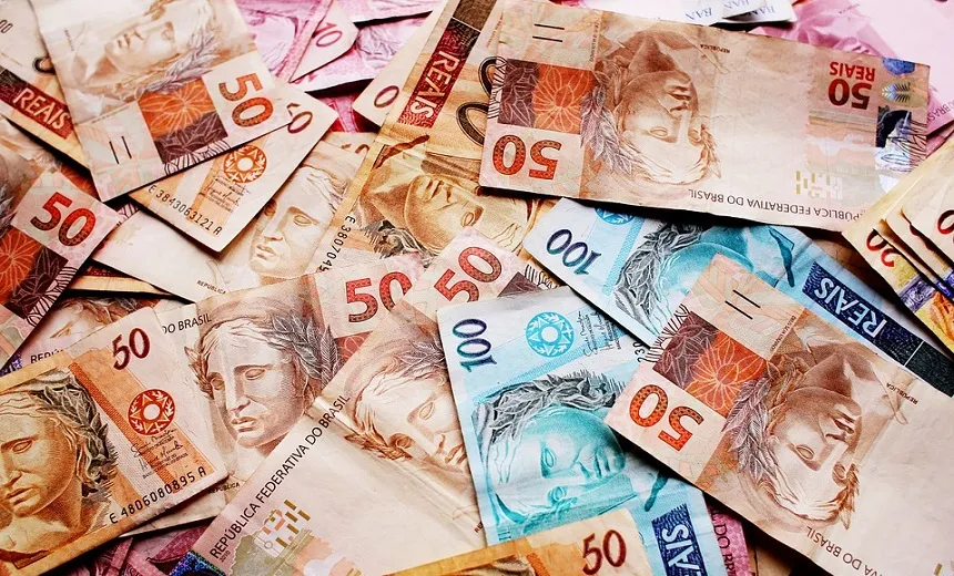 Governo estuda forma de autorizar o congelamento do salário mínimo, diz jornal