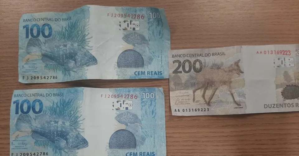 Dois homens são presos usando dinheiro falso em estabelecimentos no Engenho Velho da federação