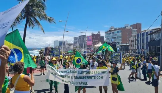 Bolsonaristas fazem ato na Barra, defendem presidente e fazem ataques a PT e STF; veja