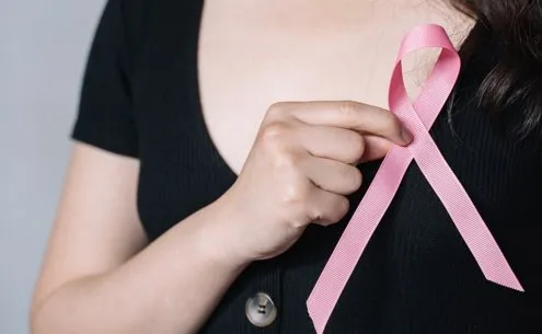 Outubro Rosa é sinônimo de autocuidado, mas quem cuida de quem cuida de tudo?