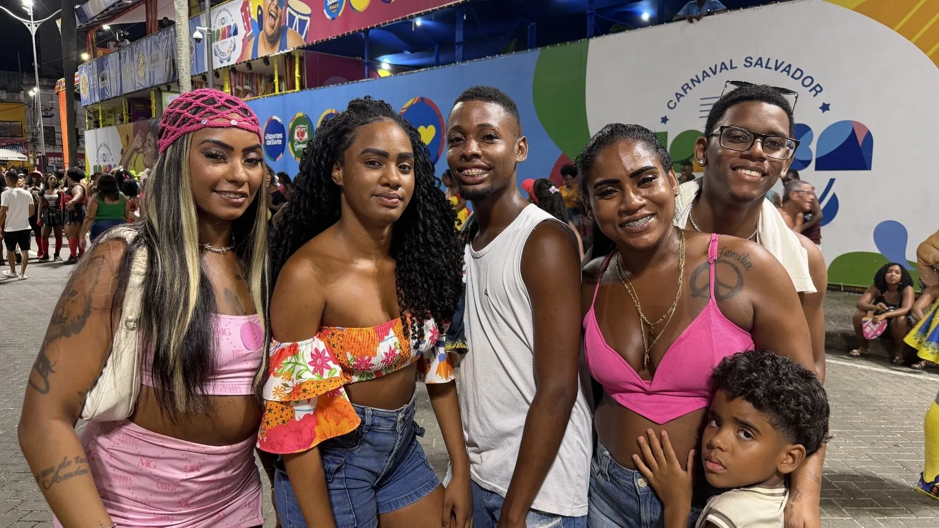 ‘Duro dorme ou pode curtir?’ Foliões revelam dicas financeiras inusitadas