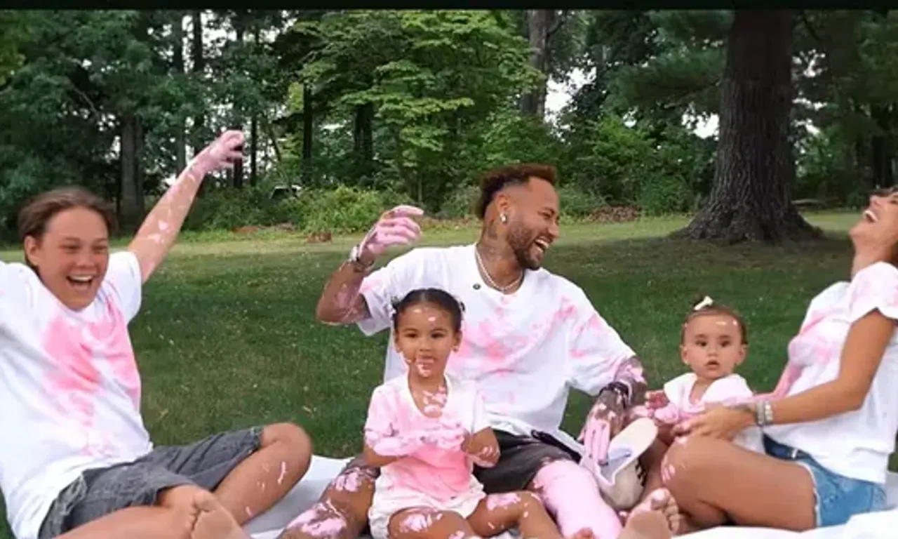 Neymar e Bruna Biancardi anunciam terceira gravidez com v&iacute;deo de ch&aacute; revela&ccedil;&atilde;o. Foto: Redes Sociais