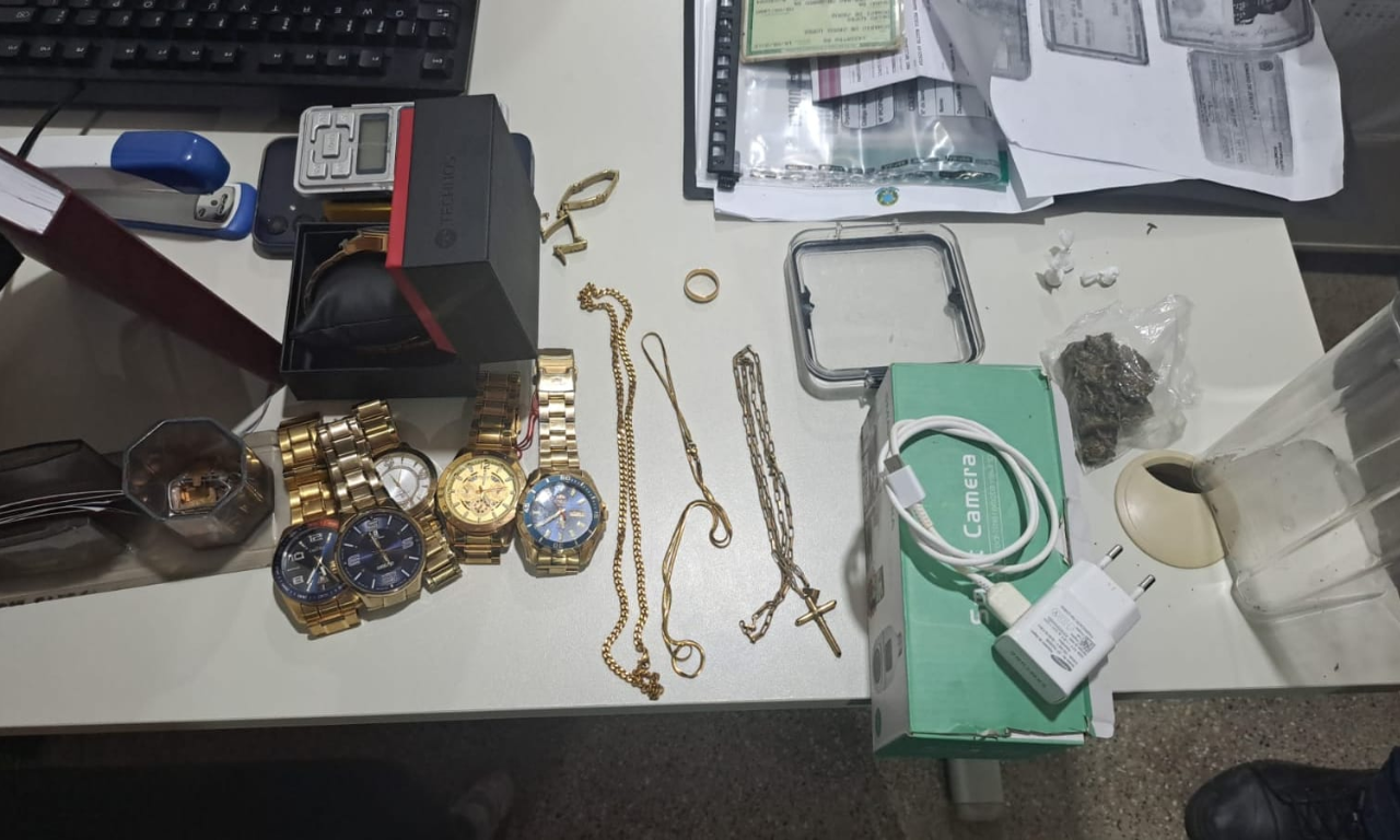 Pol&iacute;cia apreendeu itens de luxo com fac&ccedil;&atilde;o. Foto: Divulga&ccedil;&atilde;o | Pol&iacute;cia Civil