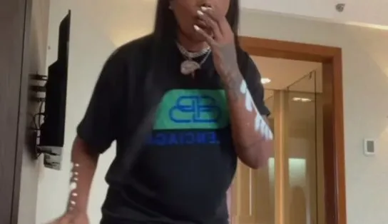 "O golpe tá aí...": ao pagar R$50 em colar no Pelourinho, Ludmilla se diverte nas redes sociais