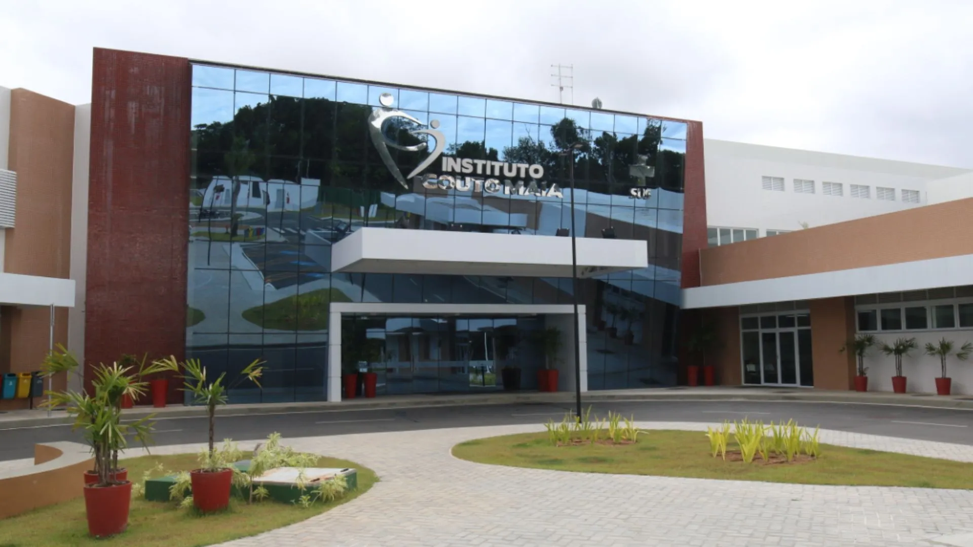 Dois suspeitos de intoxicação por metanol são transferidos para Salvador