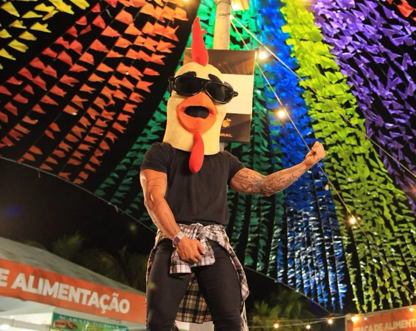 Ele voltou! Galinho retorna com competição de quadrilhas em Cajazeiras