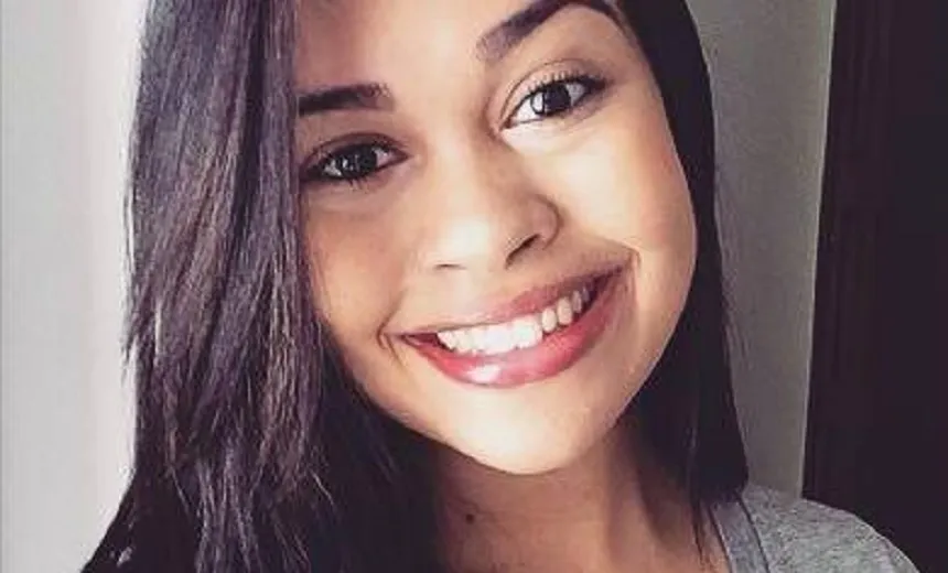 COMOÇÃO: Corpo de gestante assassinada pelo marido é sepultado em Serrinha