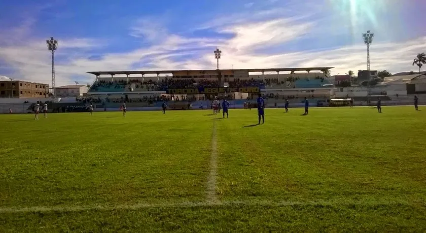 FORA DO PADRÃO: Partida do Baianão 2016 foi disputada com medidas irregulares; Clube derrotado analisa pedido de cancelamento do jogo