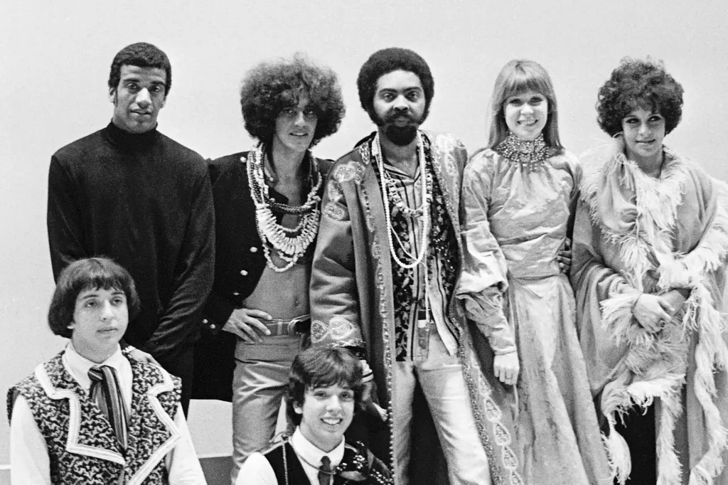 Gilberto Gil e o Tropicalismo: música, política e resistência na ditadura