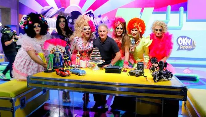 Otávio Mesquita comemora um ano do Okay Pessoal no SBT