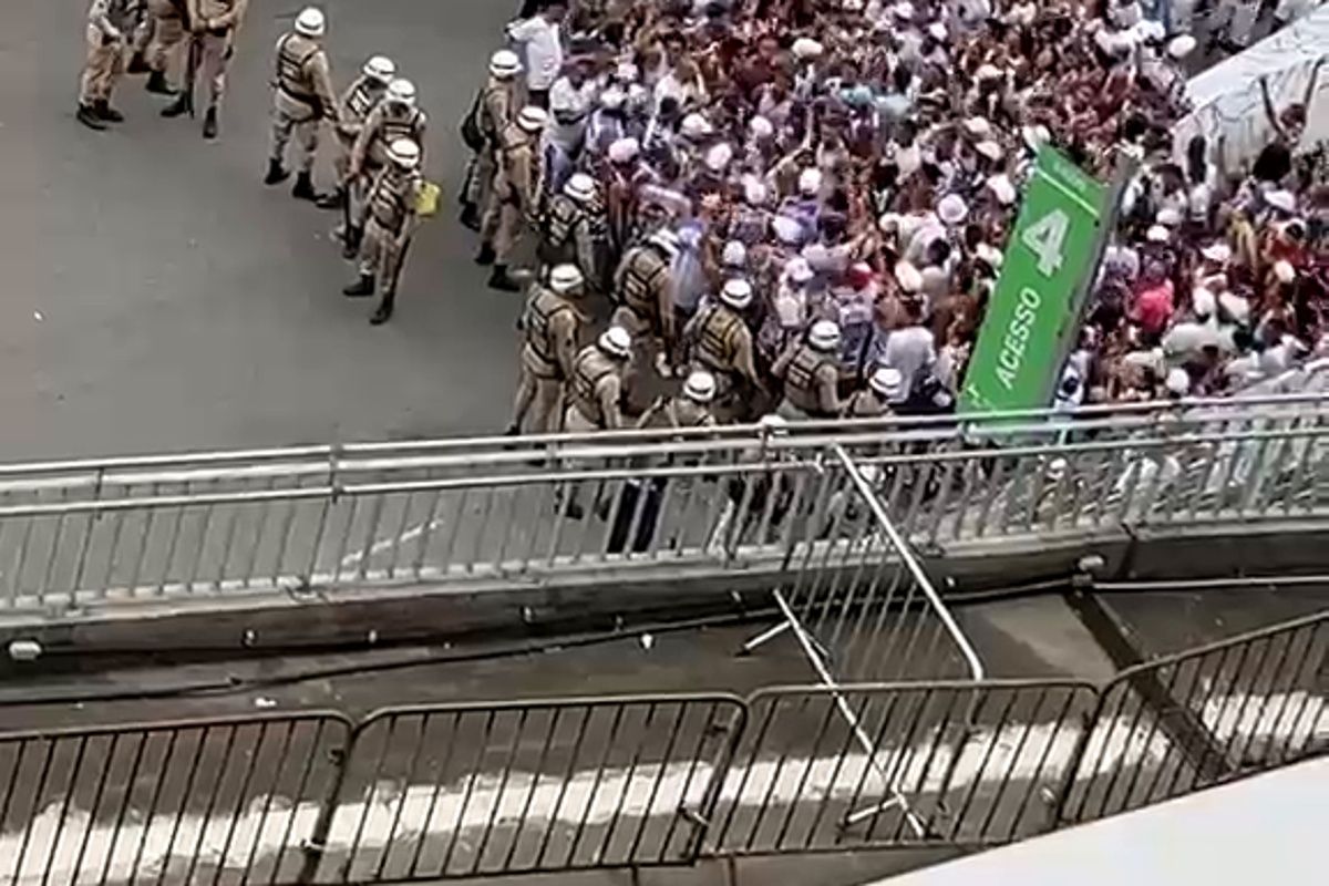Protesto de torcedores do Bahia. Foto: Reprodu&ccedil;&atilde;o | V&iacute;deo