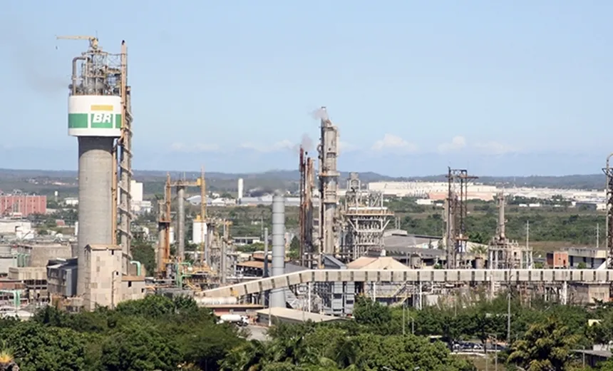 Petrobras anuncia fechamento de fábrica na Bahia e Rui se revolta: “inconsequente”
