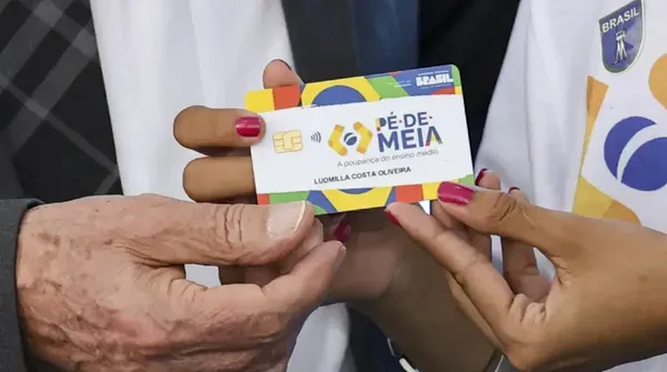 Estudantes começam a receber primeira parcela do Pé-de-Meia