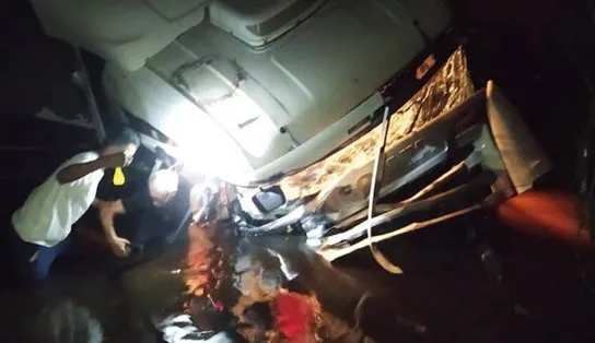  'Nasceu de novo': motorista passa bem após carreta cair de ponte em Riachão do Jacuípe; veja vídeo