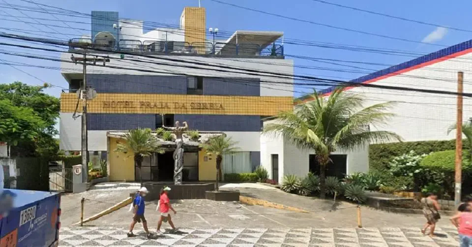 Polícia investiga morte de mulher encontrada em quarto de hotel em Itapuã
