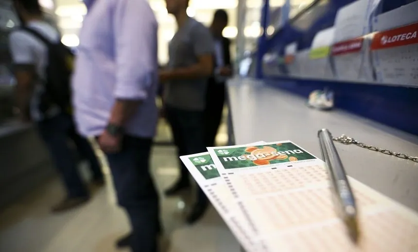 Mega-Sena acumula e vai pagar prêmio de R$ 24 milhões no sábado