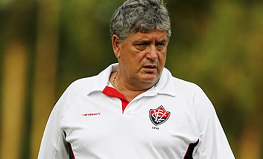 Sem perder tempo: Diretoria do Vitória anuncia Geninho como novo técnico do rubro-negro