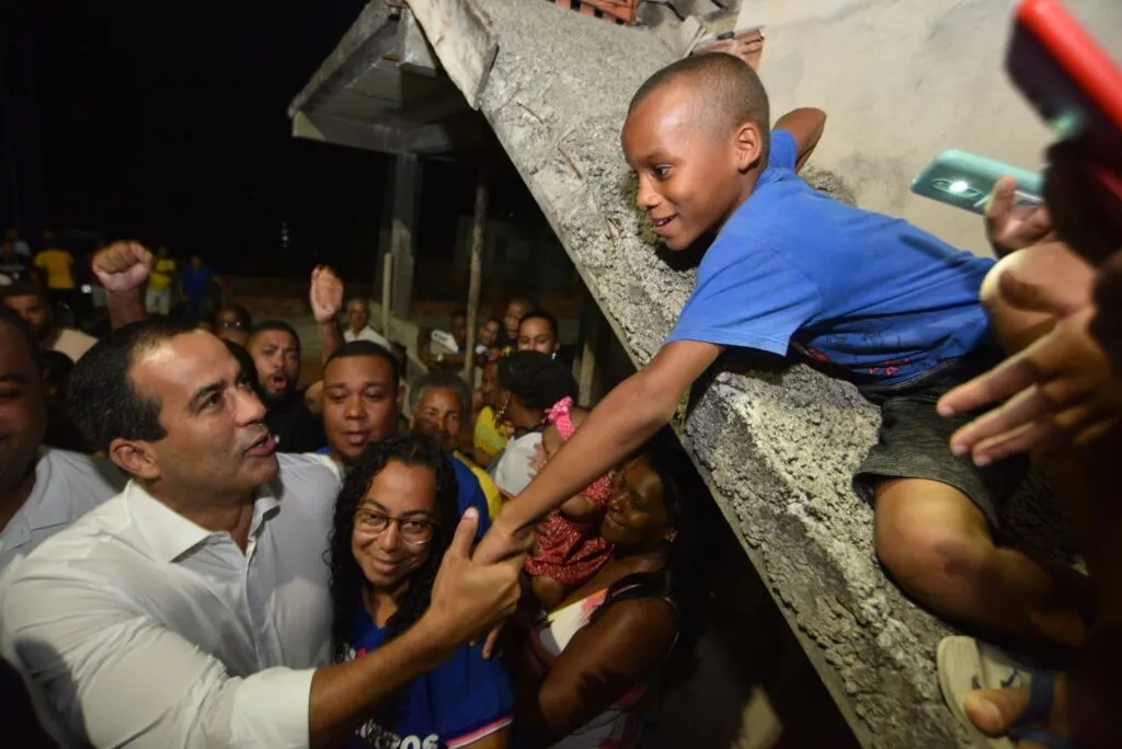 Programa municipal reforma 1,2 mil casas no Bairro da Paz 