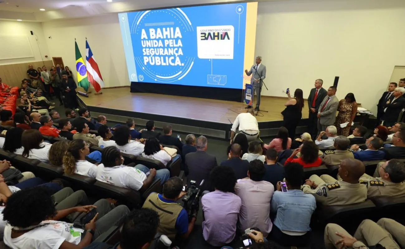 Com reforço no efetivo, Jerônimo anuncia pacote para Segurança Pública