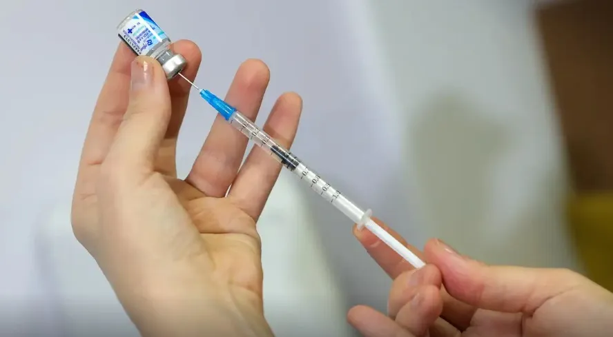 Nem no 1º de abril: Ministério da Saúde alerta para fake news sobre vacina da gripe