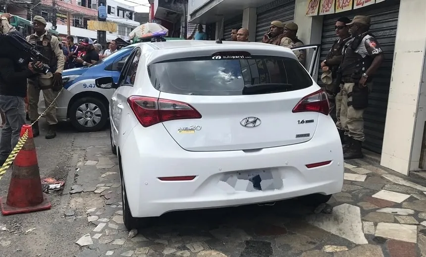 Casal é morto a tiros e três pessoas ficam feridas dentro de carro em São Marcos