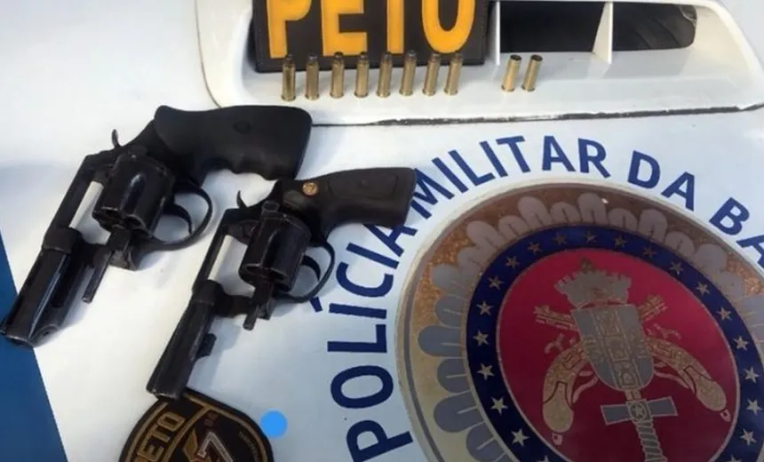 SÃO GONÇALO DOS CAMPOS: PM prende suspeito de tráfico e apreende duas armas