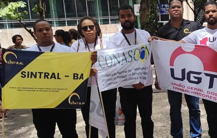 Trabalhadores terceirizados de Salvador organizam protesto por condições de trabalho e ameaçam greve: "tratamento desumano"