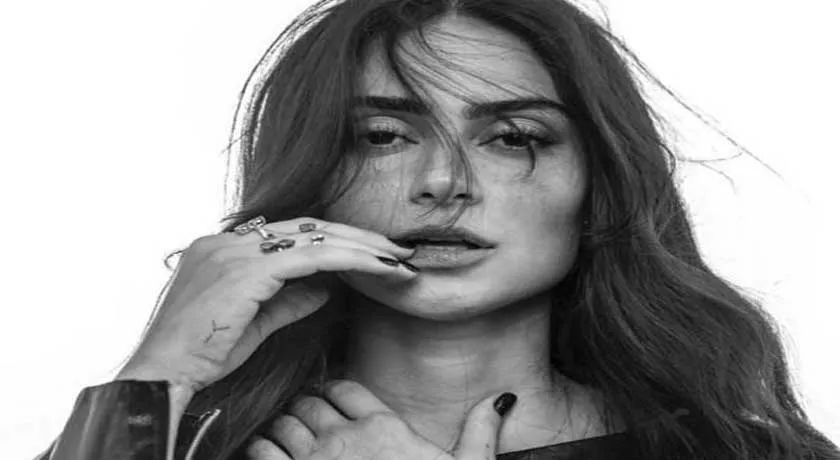 Thaila Ayala mergulha e exibe corpão em foto. Confira!