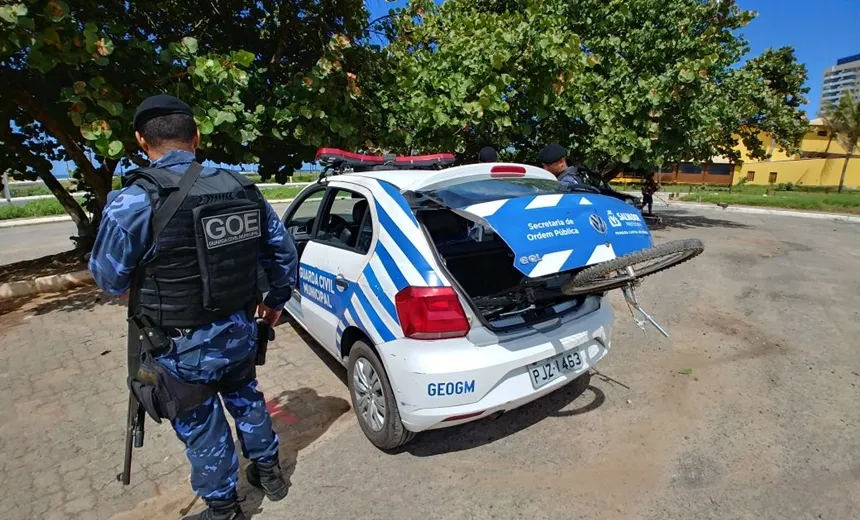 LIGAÇÃO ENTREGOU: Guarda Civil detém homem com celular roubado em Pituaçu